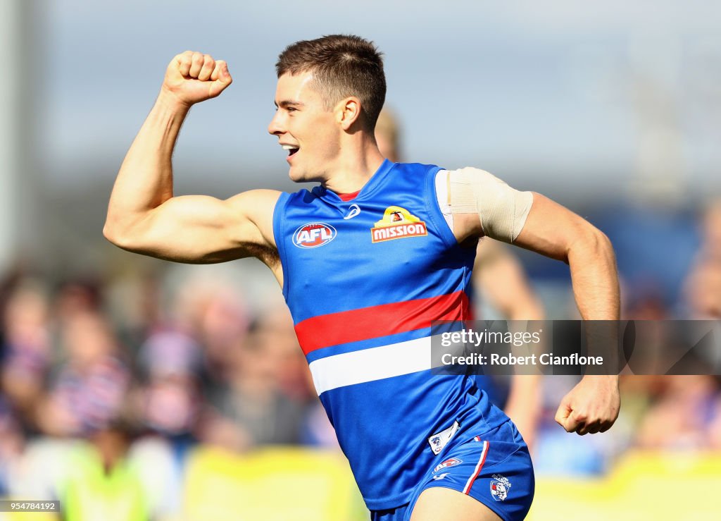 AFL Rd 7 - Western Bulldogs v Gold Coast
