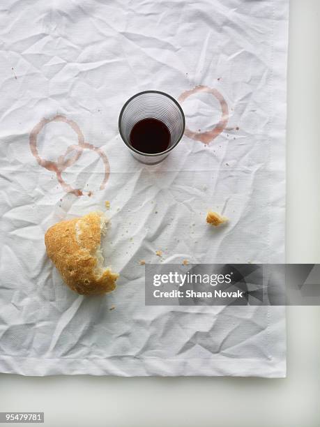 wine and bread on a tablecloth - wine glasses stock pictures, royalty-free photos & images