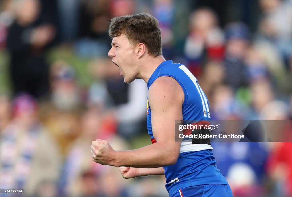 AFL Rd 7 - Western Bulldogs v Gold Coast