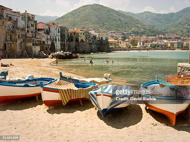 cefalu sicily - sicily stockfoto's en -beelden