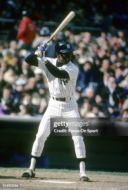 S: Second baseman Willie Randolph of the New York Yankees stands at the plate ready to hit during a circa 1980's Major League Baseball game at Yankee...