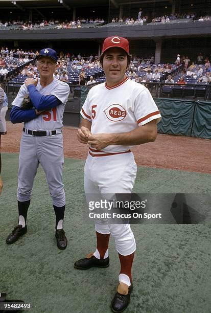 S: Catcher Johnny Bench of the Cincinnati Reds standing on the field before a MLB baseball game against the Los Angeles Dodgers circa 1970's at...