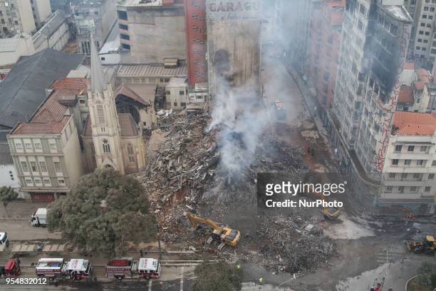Firefighters continue to search for possible victims of the collapse of the Wilton Paes de Almeida building, which occurred in the early hours of...