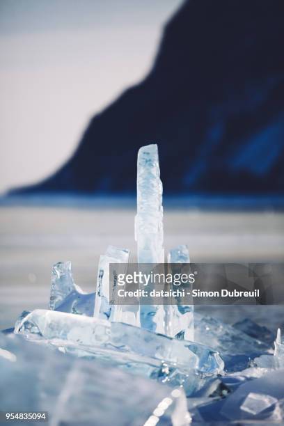 ice of lake baikal - 氷　塊 ストックフォトと画像