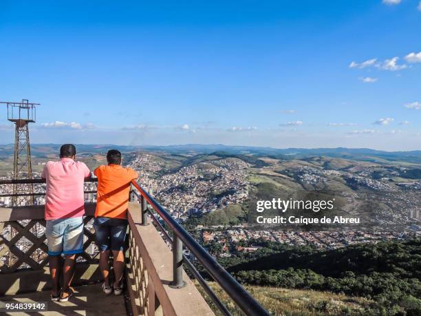 touristen in poços de caldas, minas gerais, brasilien - bundesstaat minas gerais stock-fotos und bilder