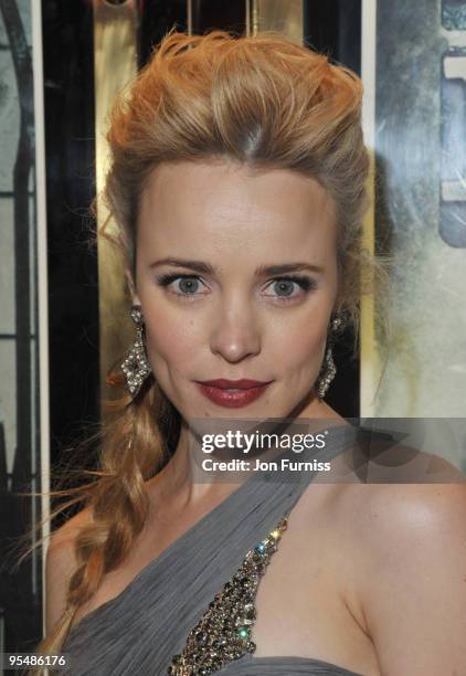 Rachel McAdams attends the World Premiere of 'Sherlock Holmes' at Empire Leicester Square on December 14, 2009 in London, England.