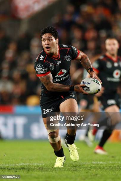 Issac Luke of the Warriors in action during the round nine NRL match between the New Zealand Warriors and the Wests Tigers at Mt Smart Stadium on May...