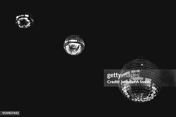 mirror balls - disco ball bildbanksfoton och bilder