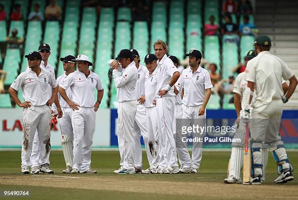 England players wait for the referral decision from the third umpire for the wicket of Mark Boucher of South Africa for 29 runs off the bowling of...