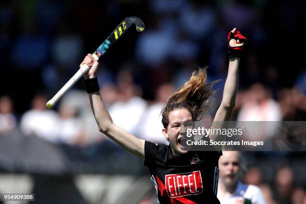 Felice Albers of Amsterdam Dames 1 celebrates 2-1 during the Hoofdklasse Women match between Amsterdam v Oranje Rood at the Wagener Stadium on May 5,...