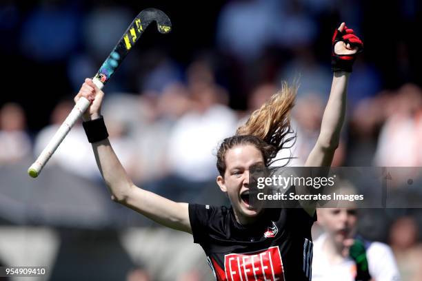 Felice Albers of Amsterdam Dames 1 celebrates 2-1 during the Hoofdklasse Women match between Amsterdam v Oranje Rood at the Wagener Stadium on May 5,...