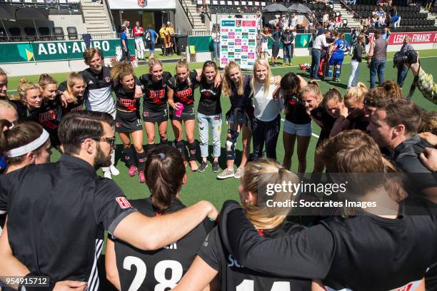 Players of Amsterdam Dames 1 during the Hoofdklasse Women match between Amsterdam v Oranje Rood at the Wagener Stadium on May 5, 2018 in Amsterdam...