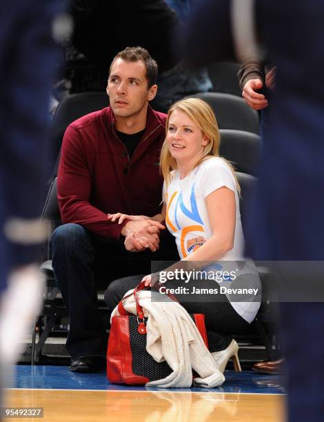 Mark Wilkerson and Melissa Joan Hart attend the Atlanta Hawks Vs. New York Knicks at Madison Square Garden on November 11, 2009 in New York City.