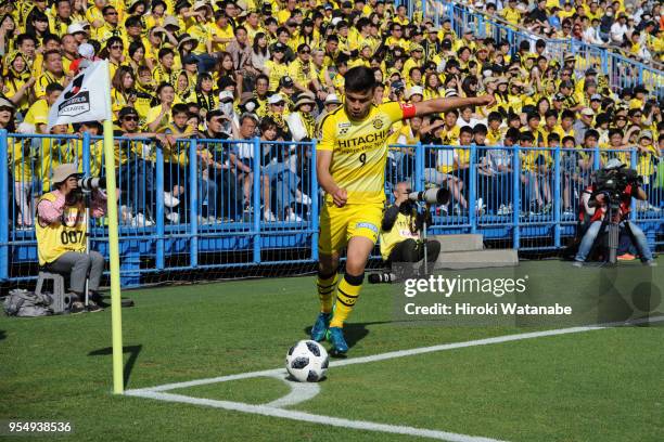 Cristiano of Kashiwa Reysol in action during the J.League J1 match between Kashiwa Reysol and Jubilo Iwata at Sankyo Frontier Kashiwa Stadium on May...