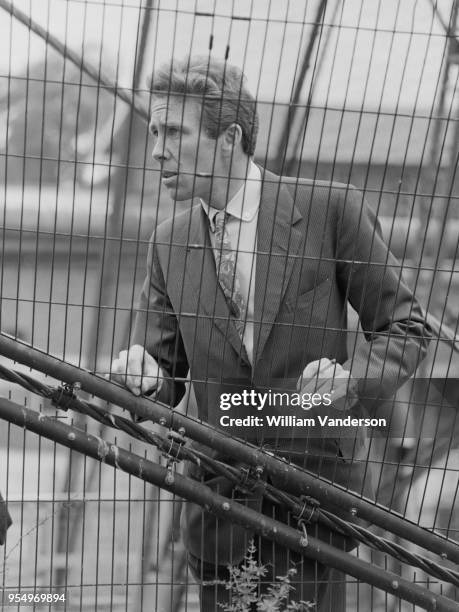 Antony Armstrong-Jones, 1st Earl of Snowdon visits the aviary which he designed at London Zoo, 21st July 1965.