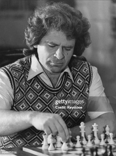 120 Chess 1977 Stock Photos, High-Res Pictures, and Images - Getty