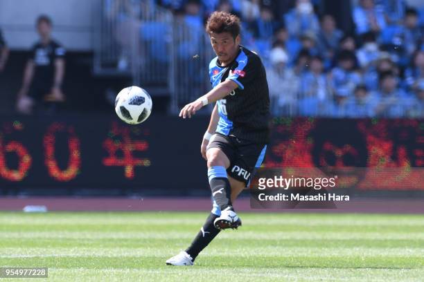 Yusuke Tasaka of Kawasaki Frontale in action during the J.League J1 match between Kawasaki Frontale and FC Tokyo at Todoroki Stadium on May 5, 2018...