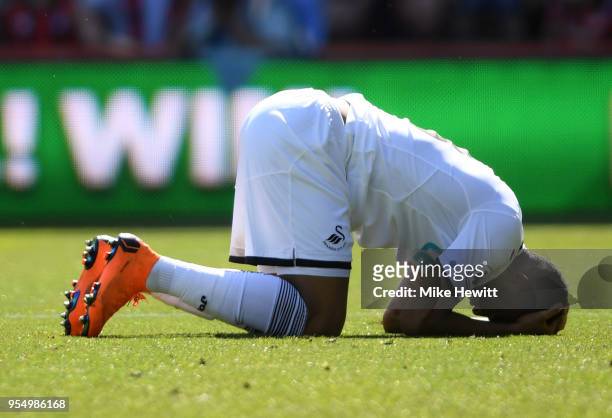Andre Ayew of Swansea City looks dejected during the Premier League match between AFC Bournemouth and Swansea City at Vitality Stadium on May 5, 2018...
