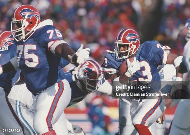 Kenneth Davis, Running Back for the Buffalo Bills during the American Football Conference East game against the Detroit Lions on 22 December 1991 at...