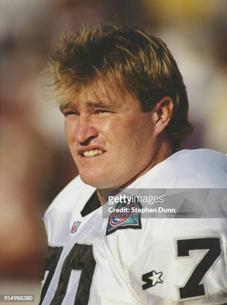 Scott Davis, Defensive Tackle for the Los Angeles Raiders during the American Football Conference West game against the Los Angeles Rams on 13...
