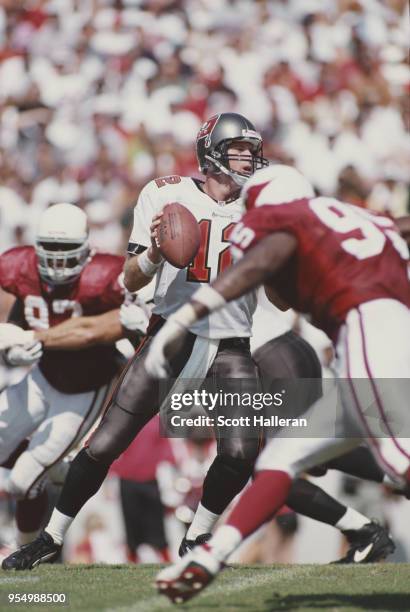 Trent Dilfer, Quarterback for the Tampa Bay Buccaneers during the National Football Conference Central game against the Arizona Cardinals on 28...