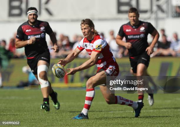 Billy Twelvetrees of Gloucester passes the ball during the Aviva Premiership match between Saracens and Gloucester Rugby at Allianz Park on May 5,...