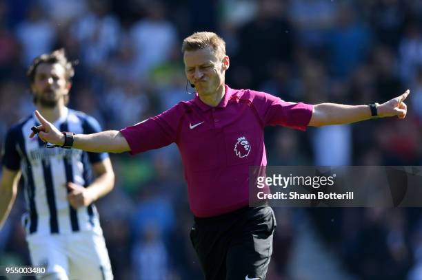 Mike Jones, Match Referee reacts during the Premier League match between West Bromwich Albion and Tottenham Hotspur at The Hawthorns on May 5, 2018...
