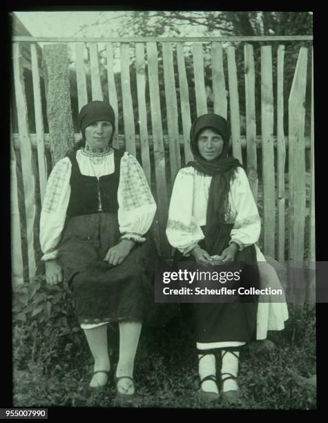 Two carpathian women, 1908-1918, Kolovoje, Ruthenia, Austria-Hungary.