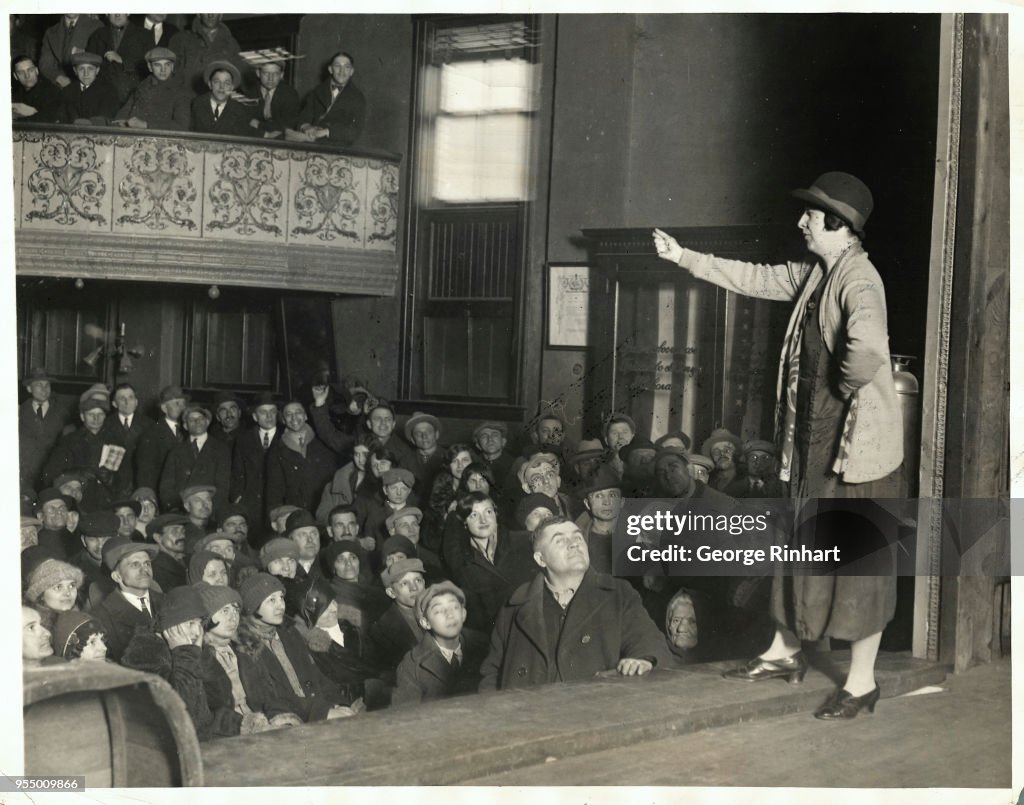 Elizabeth Gurly Flynn Talks to Striking Mill Workers