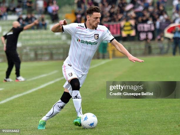 Gabriele Rolando of US Città di Palermo in action during the serie B match between Ternana Calcio and US Citta di Palermo at Stadio Libero Liberati...