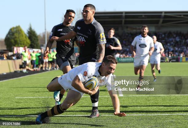 Jimmy Gopperth of Wasps scores his team's fifth try during the Aviva Premiership match between Newcastle Falcons and Wasps at Kingston Park on May 5,...