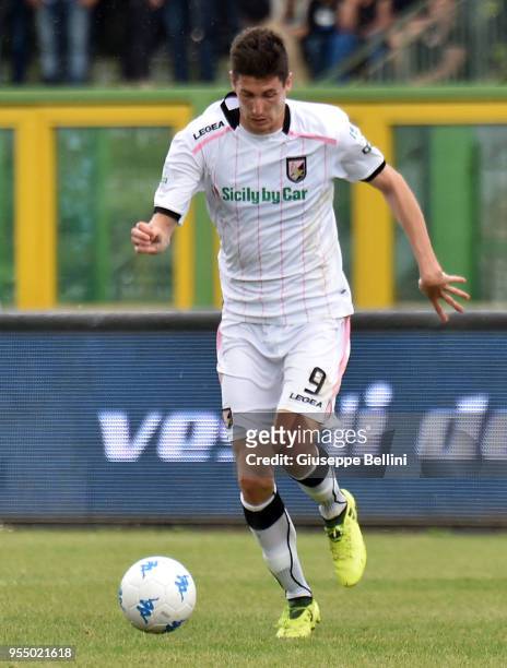 Stefano Moreo of US Città di Palermo in action during the serie B match between Ternana Calcio and US Citta di Palermo at Stadio Libero Liberati on...
