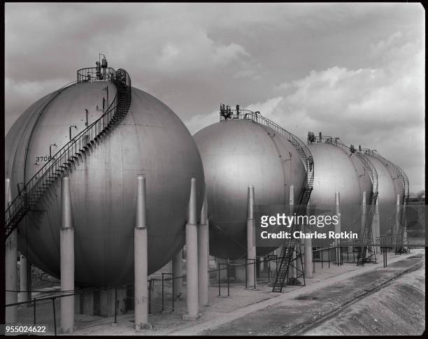 Texaco oil refinery, circa 1957, Illinois, USA.