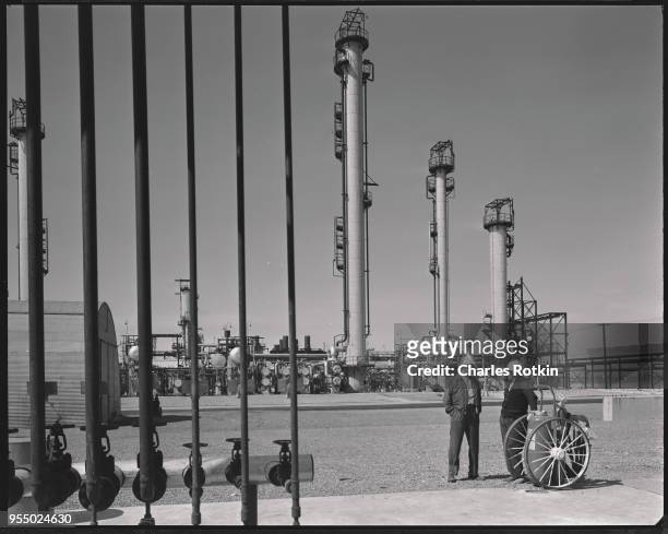 Texaco oil refinery, circa 1957, Illinois, USA.