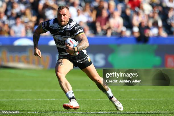 Josh Griffin of Hull FC runs with the ball during the Betfred Super League match between Hull FC and Castleford Tigers at KCOM Stadium on May 5, 2018...