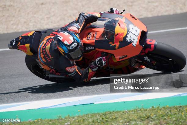 Bradley Smith of Great Britain and Red Bull KTM Factory Racing rounds the bend during the qualifying practice during the MotoGp of Spain - Qualifying...