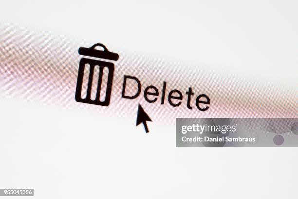 Computer Delete Icon Computer Delete Icon Stock-Fotos und Bilder - Getty Images
