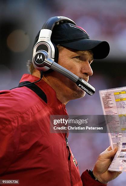 Head coach Ken Whisenhunt of the Arizona Cardinals watches from the sidelines during the NFL game against the St. Louis Rams at the Universtity of...