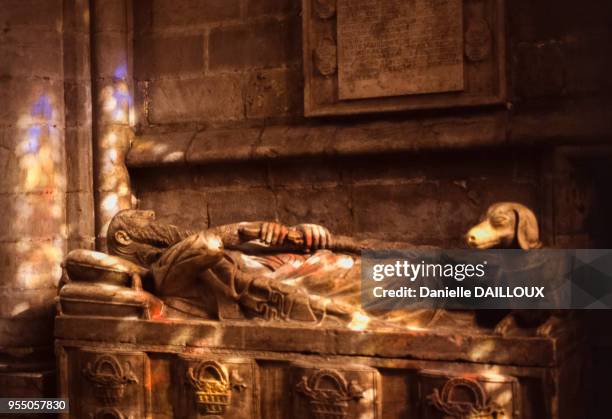 Gisant de Lopo Fernandes Pacheco dans la cathédrale Santa Maria Maior de Lisbonne, en janvier 1993, Portugal.