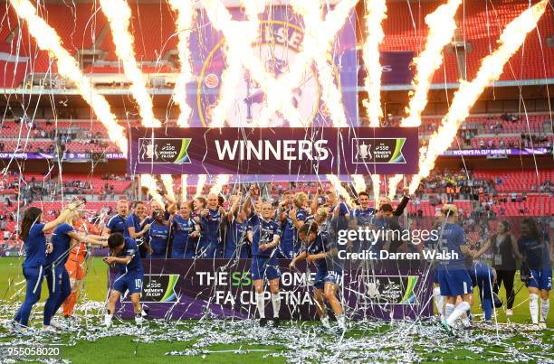 Chelsea celebrate victory following the SSE Women's FA Cup Final match between Arsenal Women and Chelsea Ladies at Wembley Stadium on May 5, 2018 in...