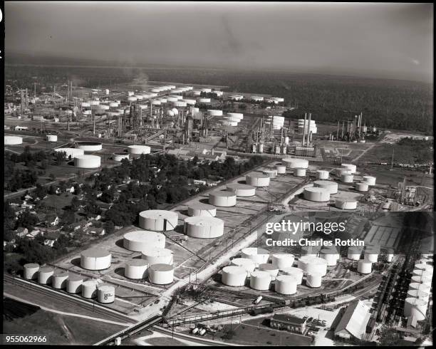 Shell Refinary Salt Refinery Photos and Premium High Res Pictures - Getty Images