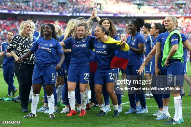 Chelsea Ladies celebrate their win during the SSE Women's FA Cup Final between Arsenal Women and Chelsea Ladies at Wembley Stadium on May 5, 2018 in...