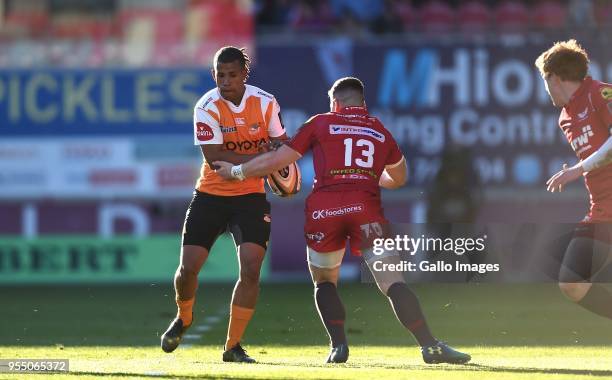 Clayton Bommetjies of Cheetahs takes on Scott Williams of Scarlets during the Guinness Pro14 match between Scarlets and Toyota Cheetahs at Parc y...