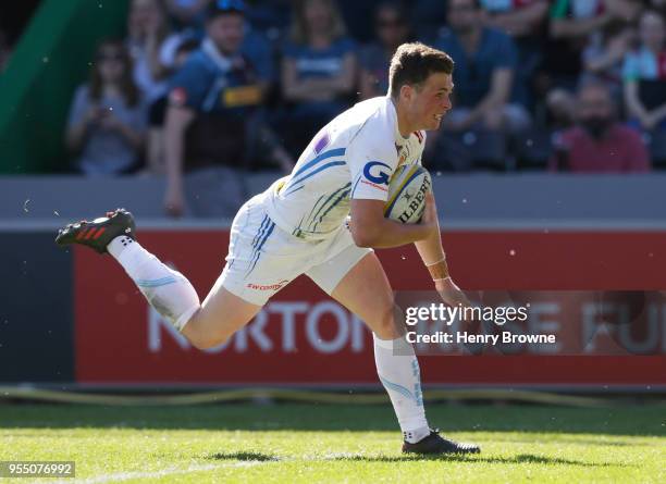 Joe Simmonds of Exeter Chiefs during the Aviva Premiership match between Harlequins and Exeter Chiefs at Twickenham Stoop on May 5, 2018 in London,...