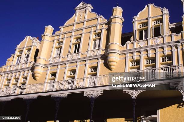 Façade d'un immeuble de Long Street à Cape Town, en 2000, Afrique du Sud.