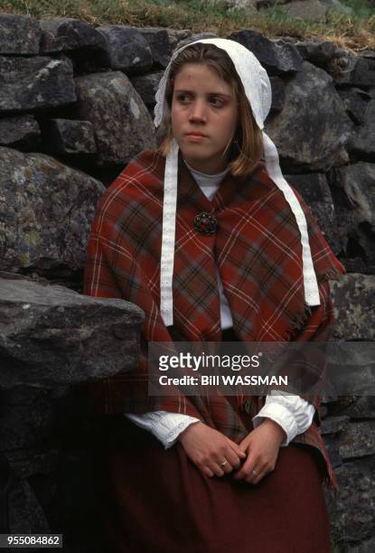 Femme en costume traditionnel au ?Highland Folk Museum? de Kingussie, en Ecosse, en 1996, Royaume-Uni.