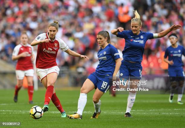 Vivianne Miedema of Arsenal takes on Katie Chapman and Maren Mjelde of Chelsea during the match between Arsenal Women and Chelsea Ladies at Wembley...