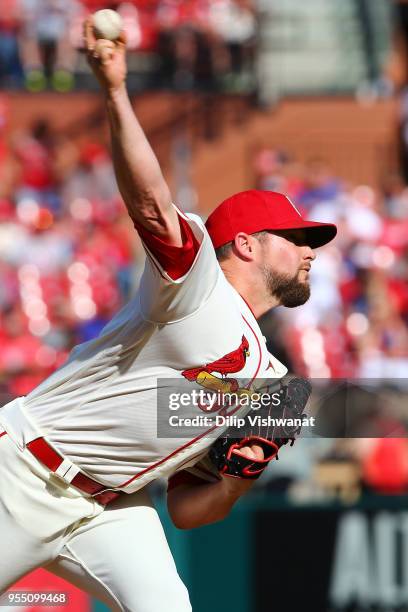 Bud Norris of the St. Louis Cardinals delivers a pitch against the Chicago Cubs in the ninth inning at Busch Stadium on May 5, 2018 in St. Louis,...