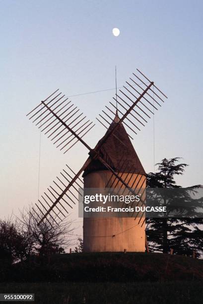 Le moulin de Gibra à Gontaud-de-Nogaret, dans le Lot-et-Garonne, France.