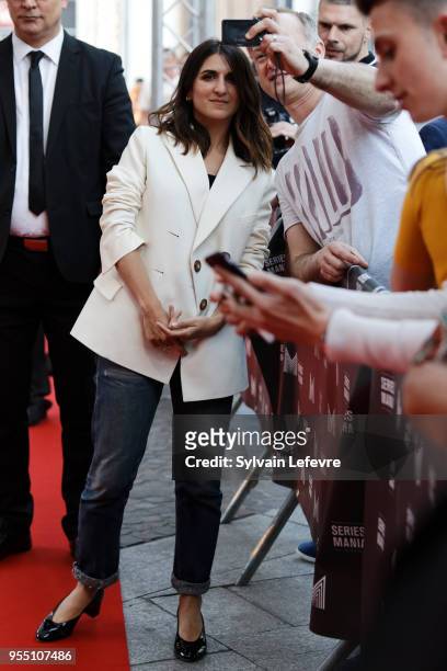 Actress Geraldine Nakache poses with fans as she attends closing ceremony of Series Mania Lille Hauts de France festival on May 5, 2018 in Lille,...